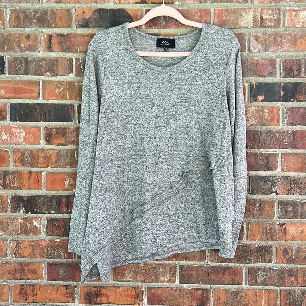 COA (Anthropologie) grey lightweight sweater w/ “ruffle” & asymmetrical hem SZ S